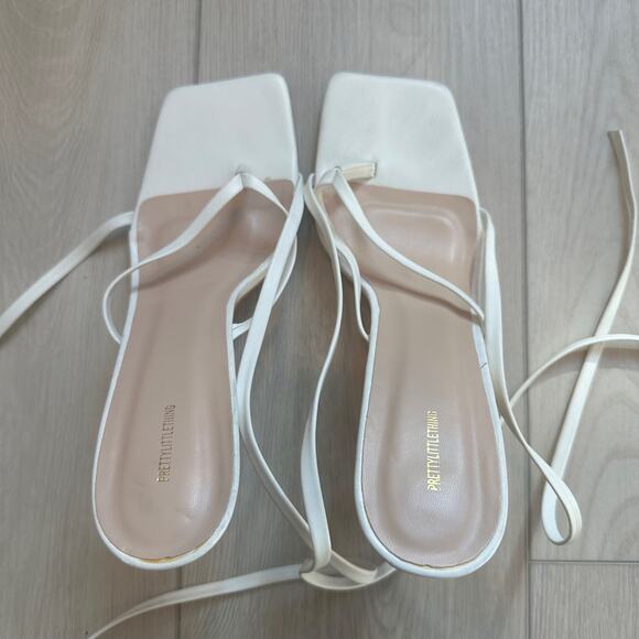 PrettyLittleThing white square toe strappy heeled thong sandals US 7 - Picture 3 of 5